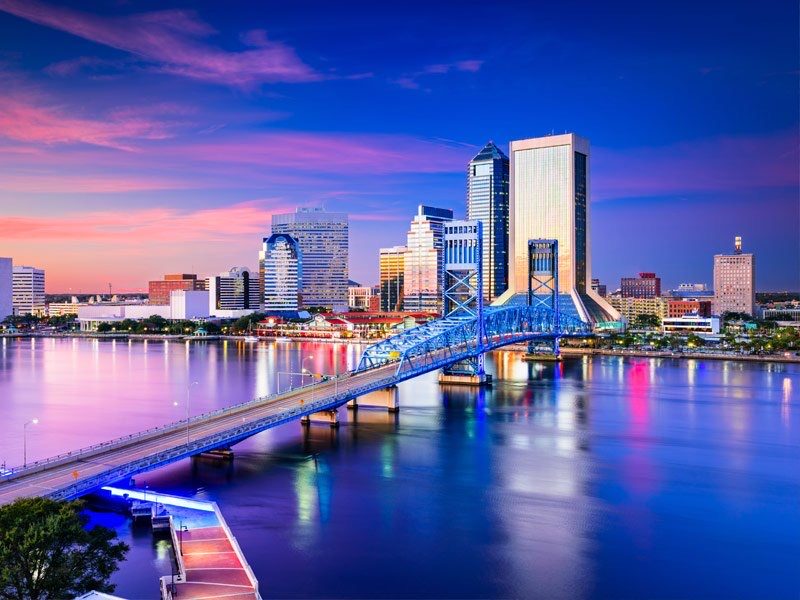 Tampa bridge to city 800x600
